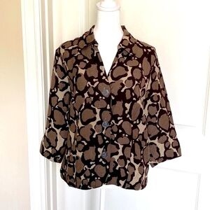 East 5th linen button down blouse. Pebble print, collared Mature brand Size PL